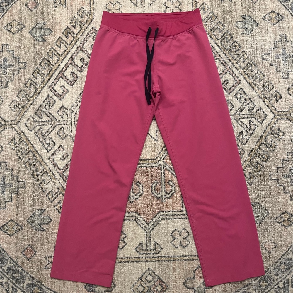 FIGS Women’s XSP Livingston Scrub Pants Electric Orchid